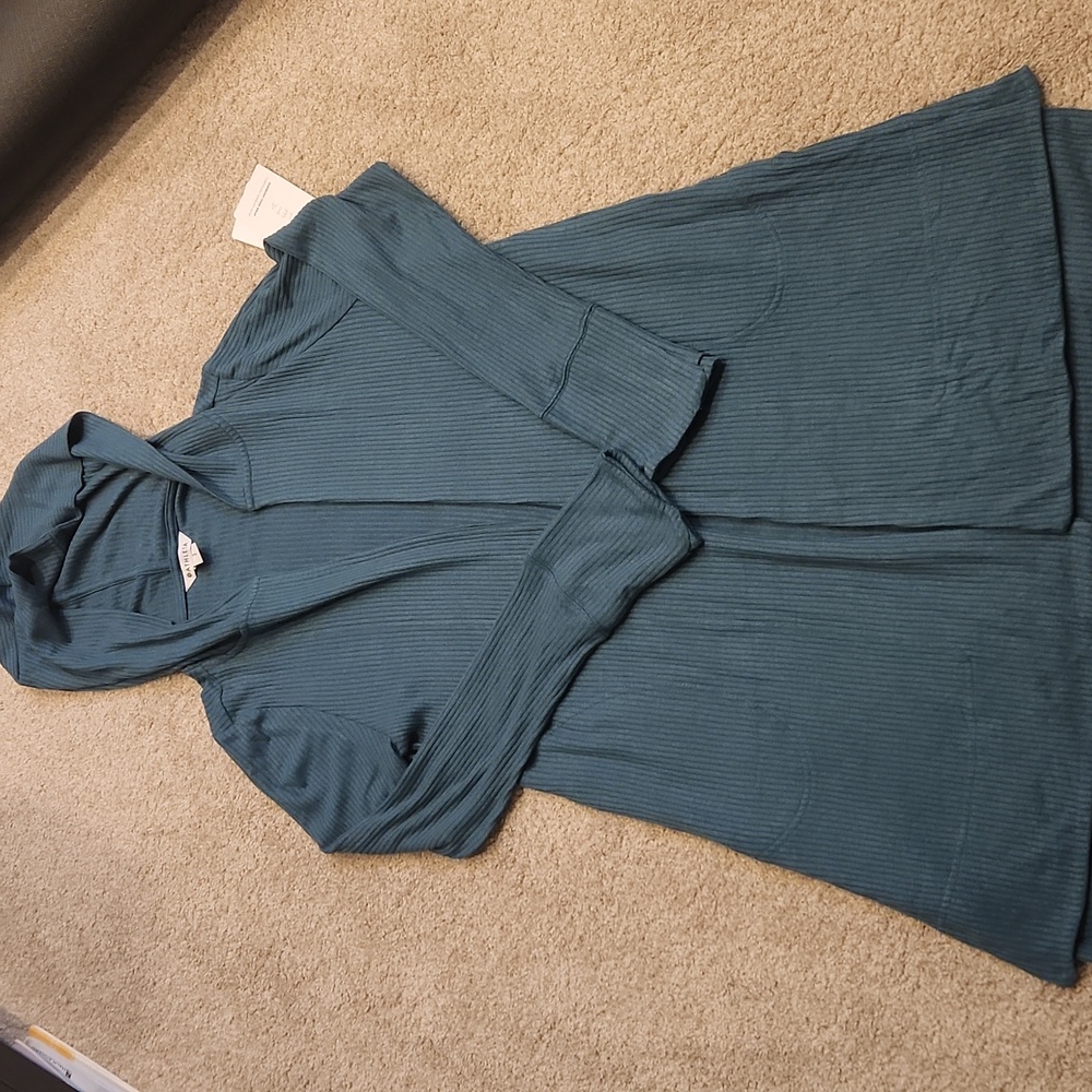 NWT Harmony Pose Wrap
